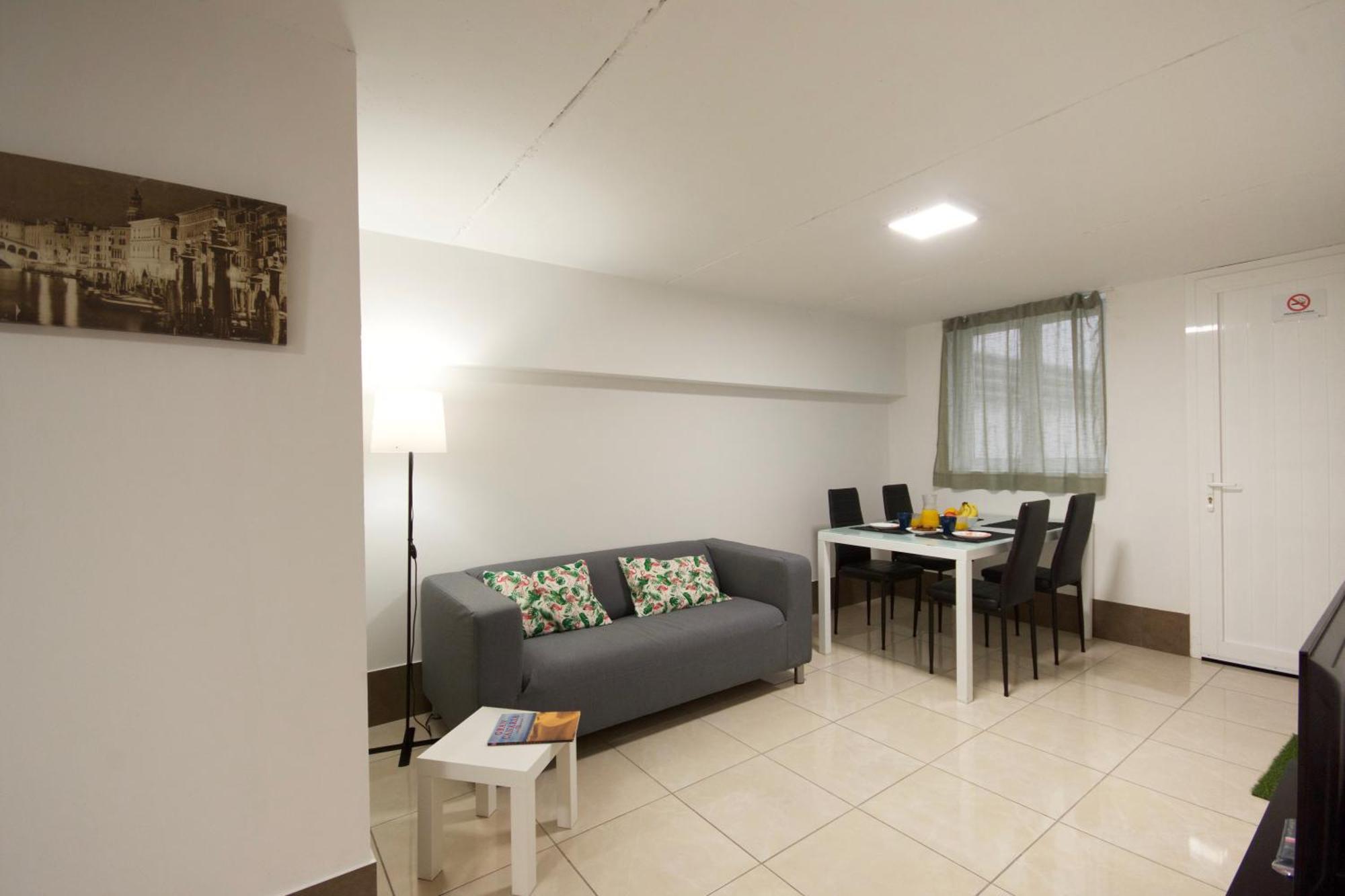 Apartamentos A 10 Minutos Del Aeropuerto Carrizal 外观 照片