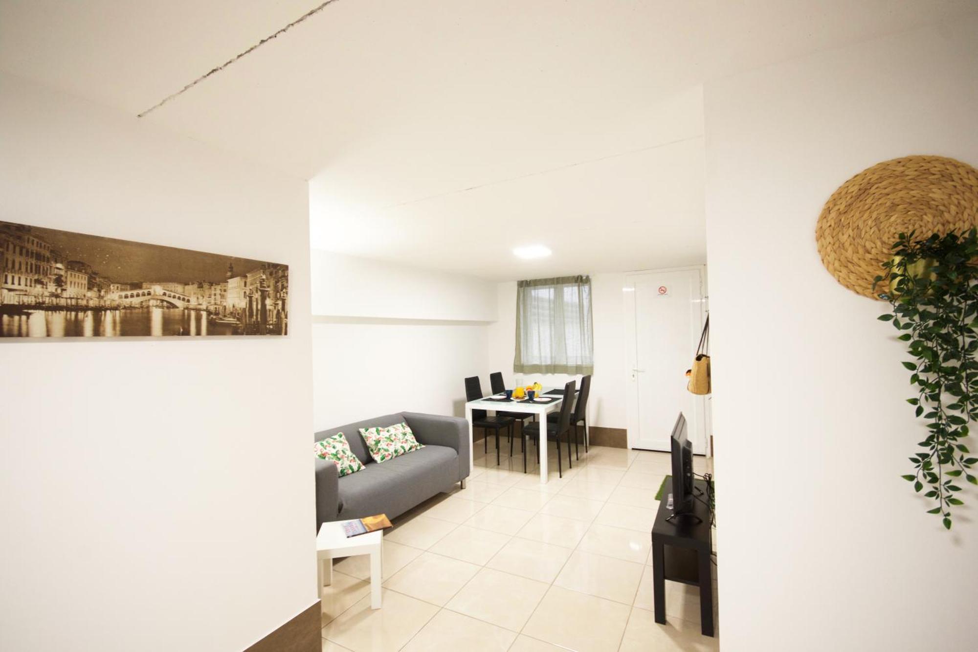 Apartamentos A 10 Minutos Del Aeropuerto Carrizal 外观 照片