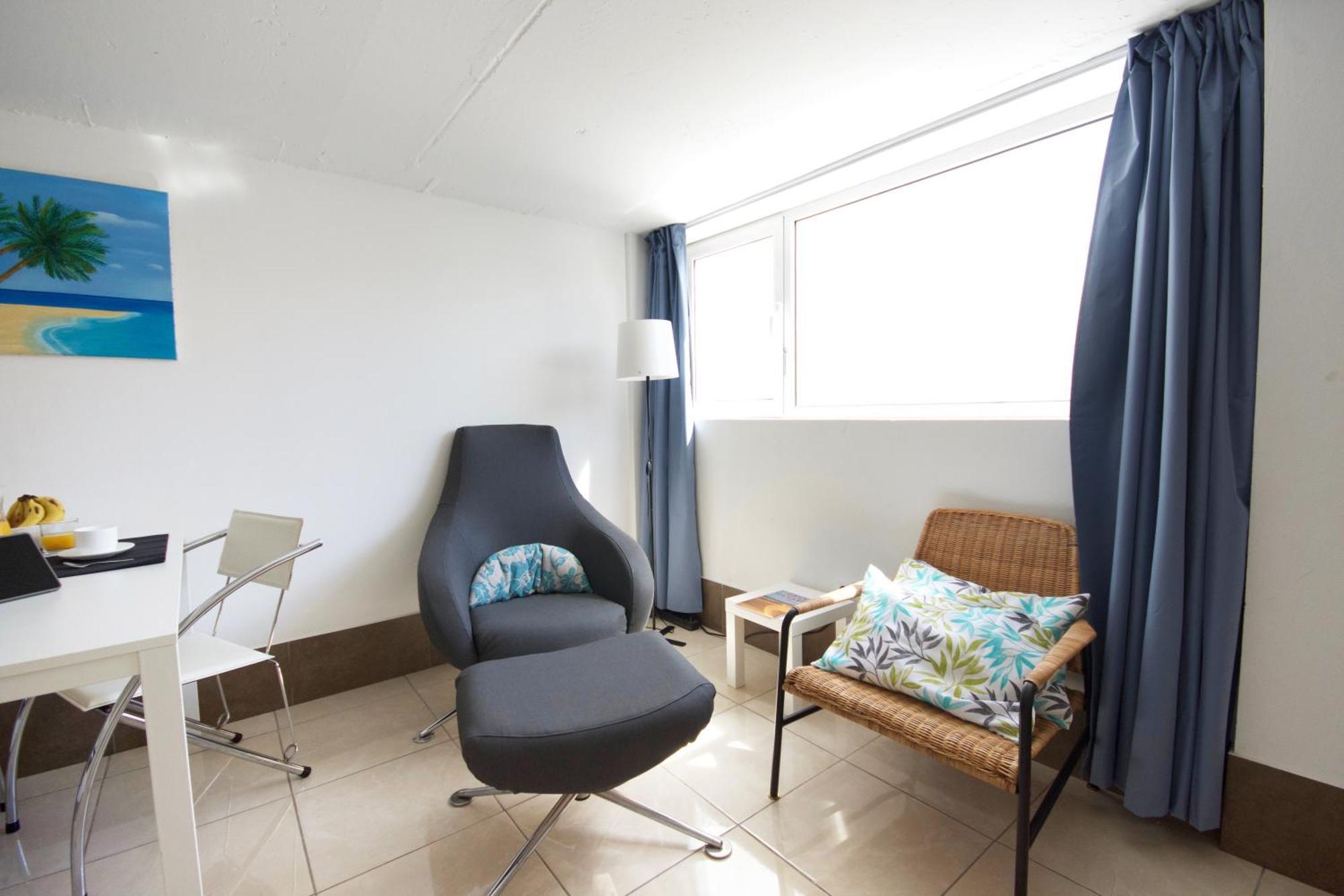 Apartamentos A 10 Minutos Del Aeropuerto Carrizal 外观 照片